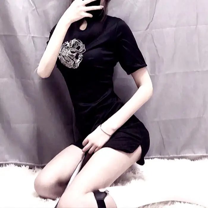 蛇穴